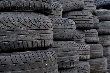 Giá cao su giảm cùng giá dầu